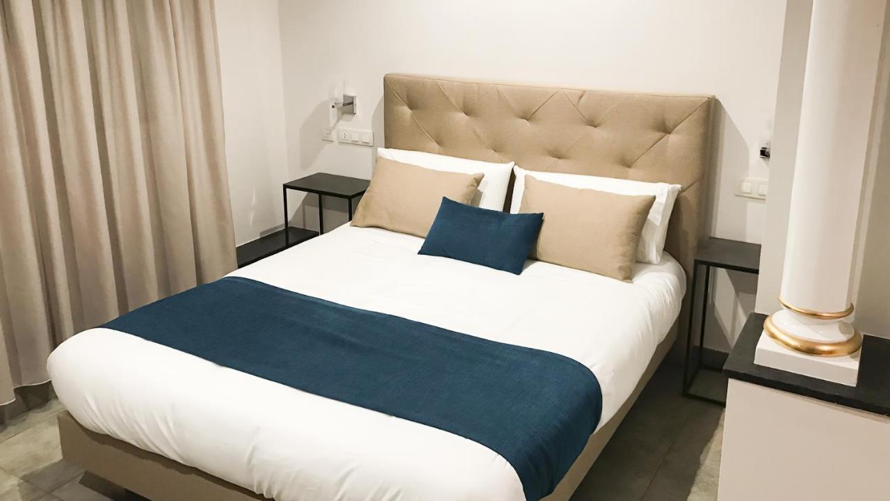 Hotel Duque De Calabria 만자네라 외부 사진